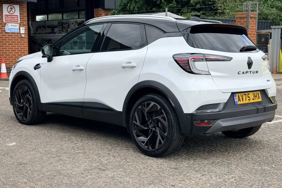 Vehicle Image - 2