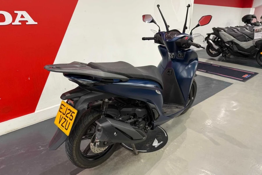 Vehicle Image - 2