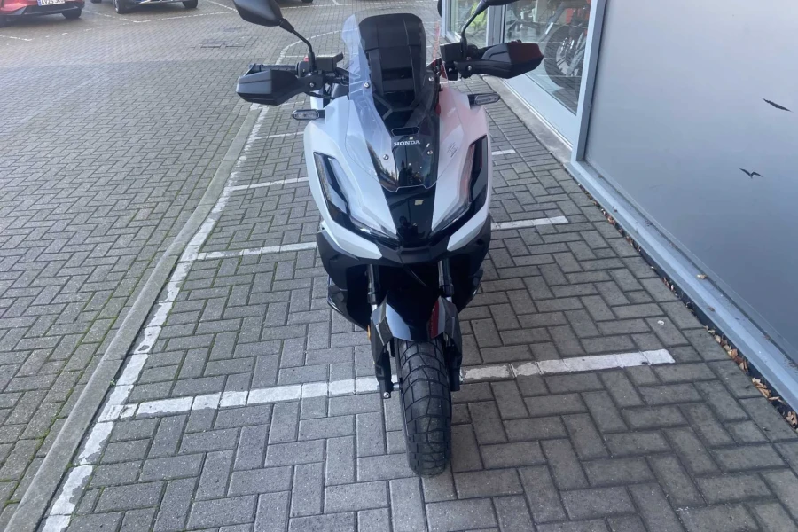 Vehicle Image - 2