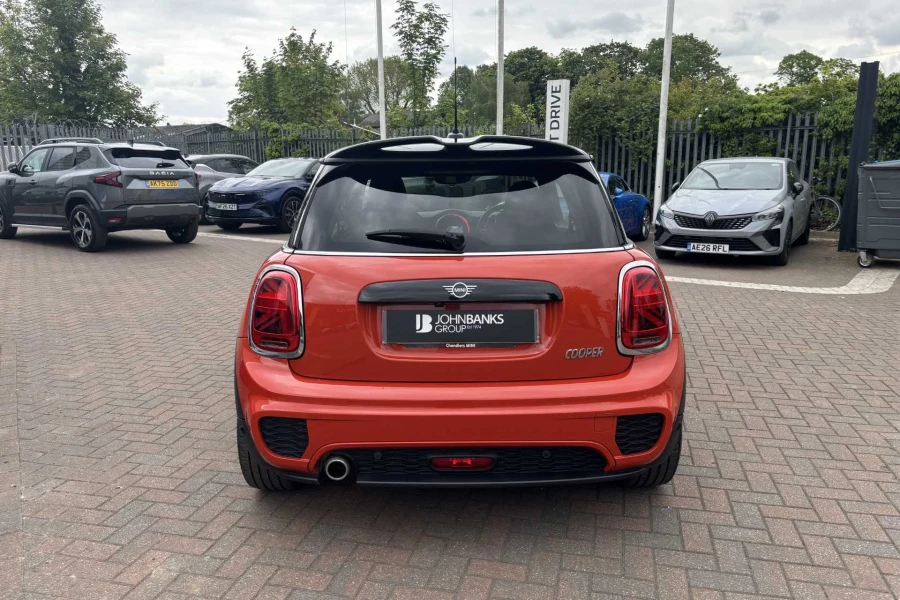 Vehicle Image - 2