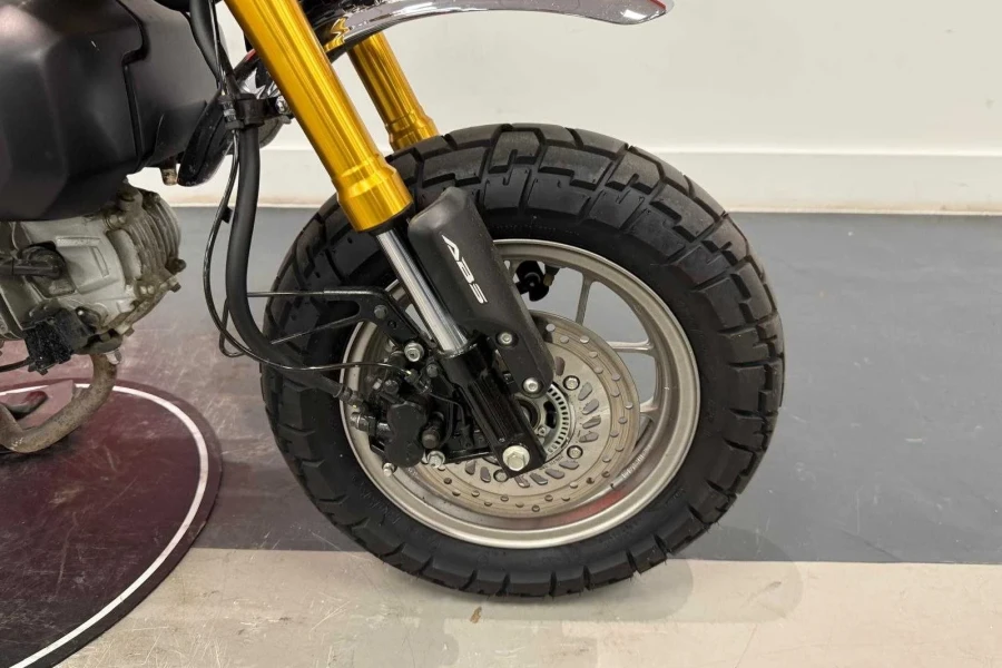 Vehicle Image - 3
