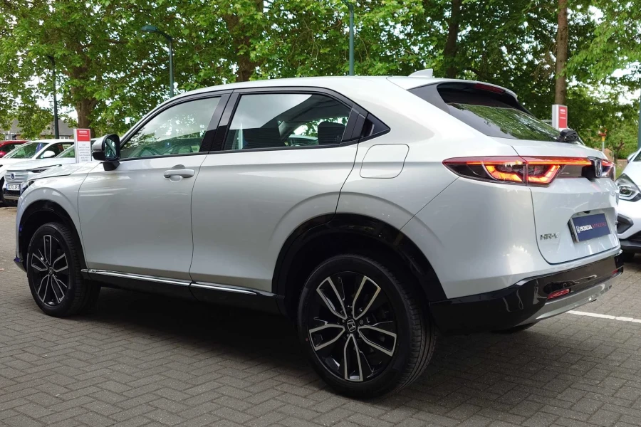 Vehicle Image - 2