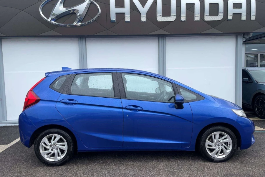 Vehicle Image - 1