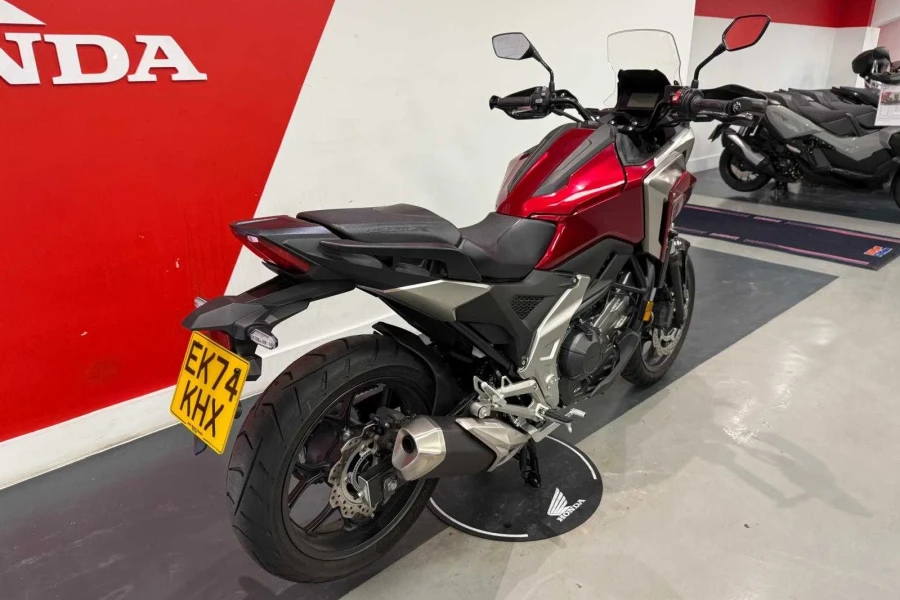 Vehicle Image - 2