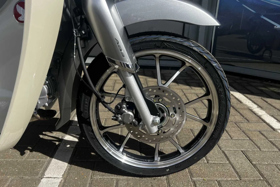 Vehicle Image - 3