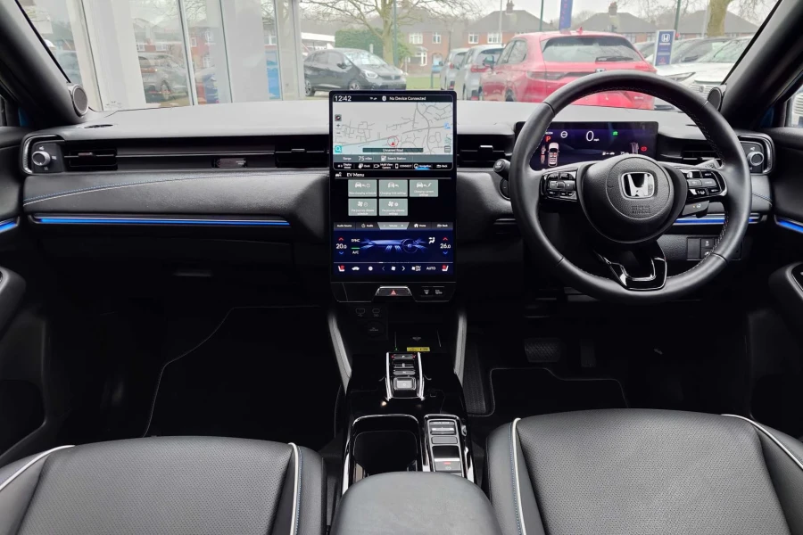 Vehicle Image - 3