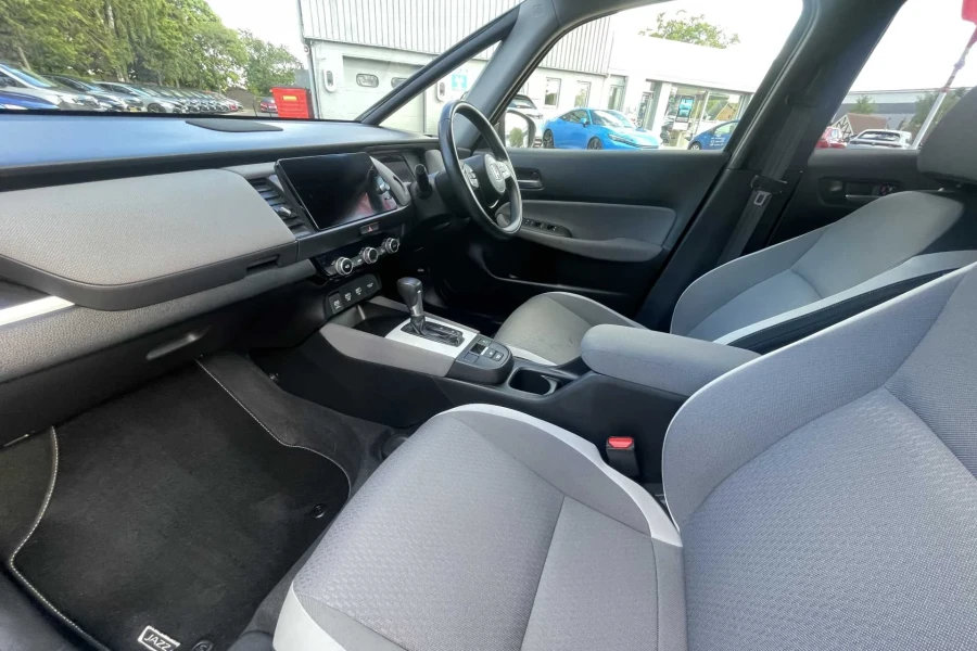 Vehicle Image - 1