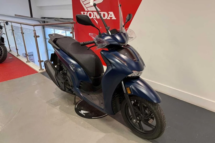 Vehicle Image - 1