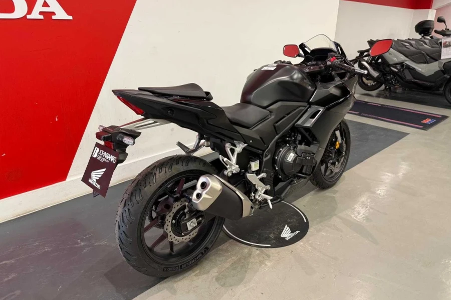 Vehicle Image - 2