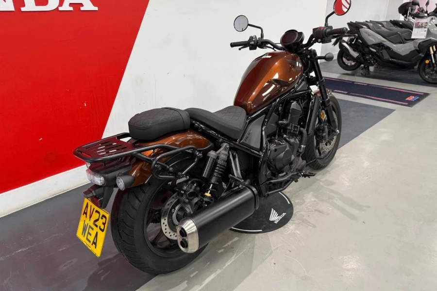 Vehicle Image - 2