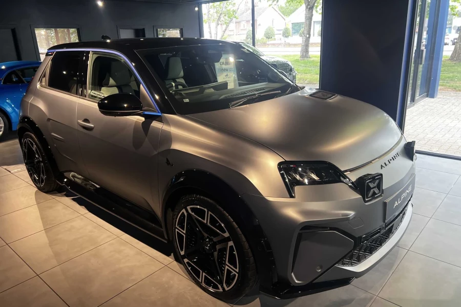 Vehicle Image - 3