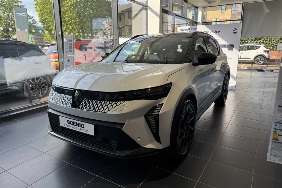 Vehicle Image - 0