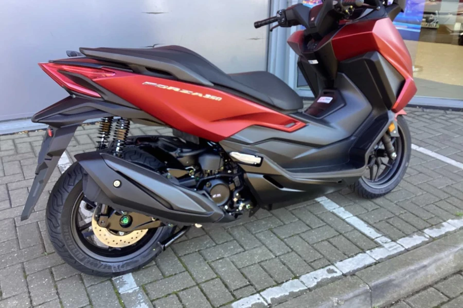 Vehicle Image - 2