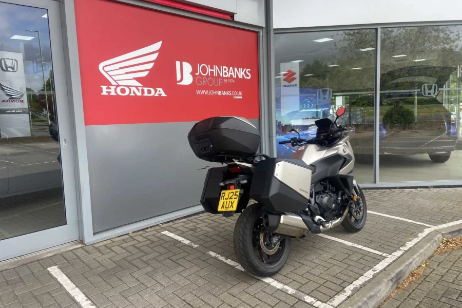 Vehicle Image - 2