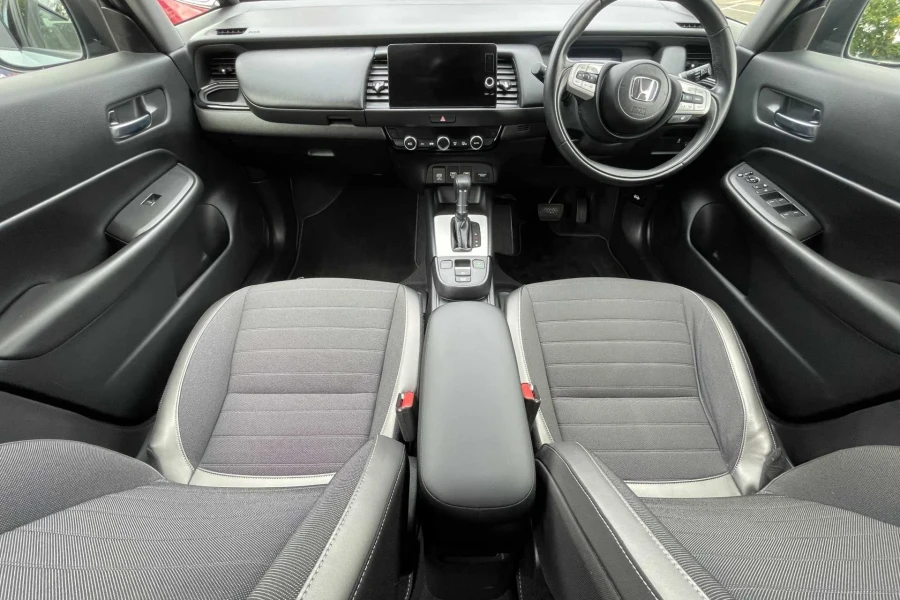 Vehicle Image - 3