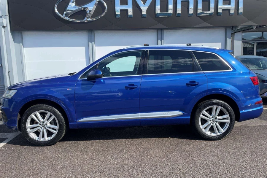 Vehicle Image - 2