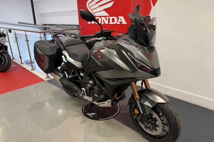 Vehicle Image - 1