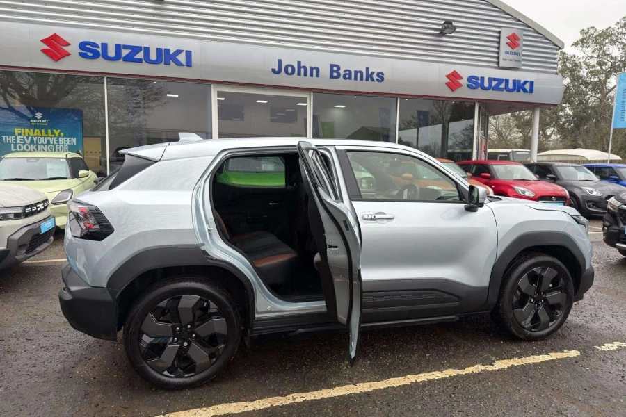 Vehicle Image - 3