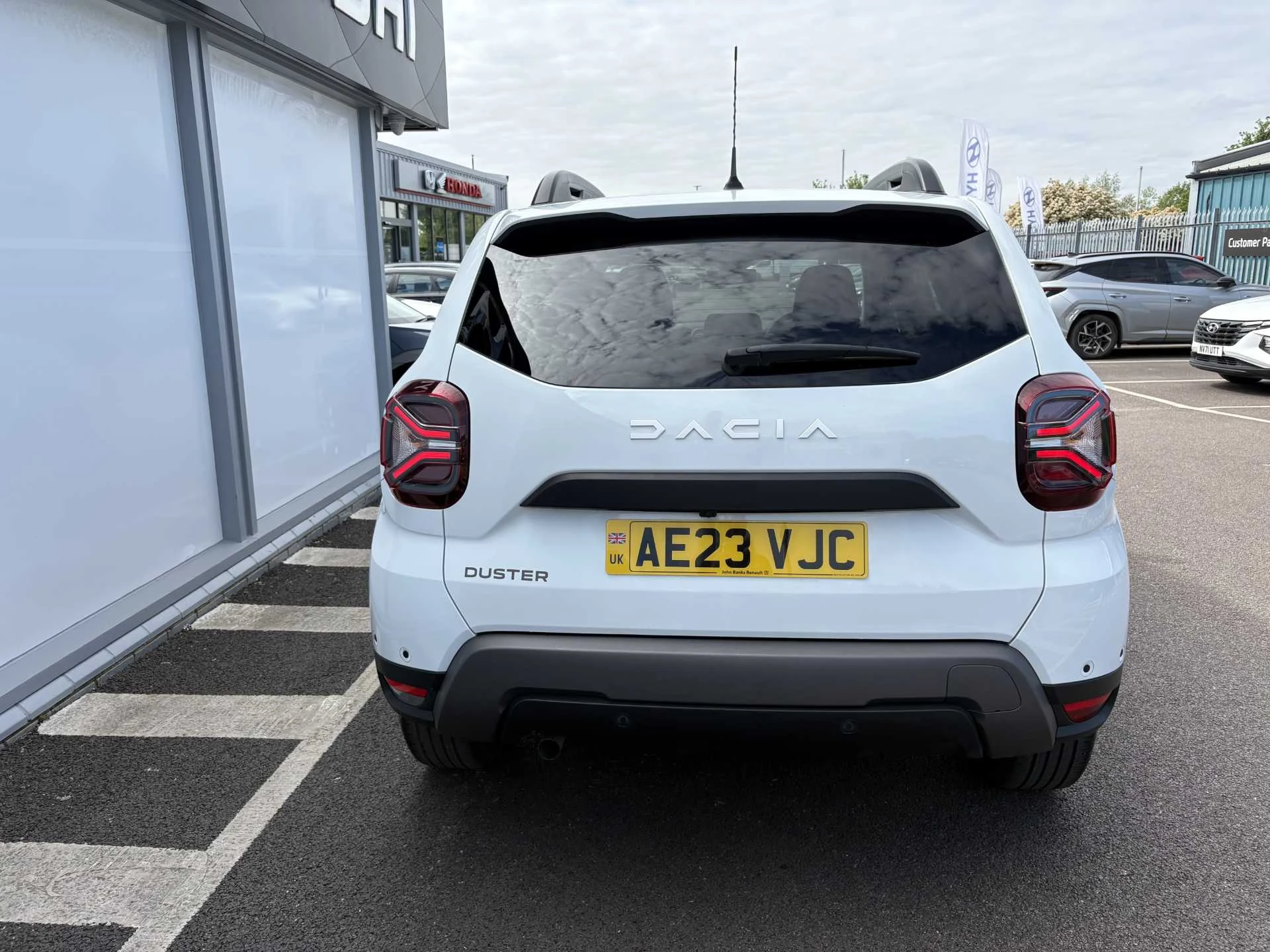 Vehicle image 5