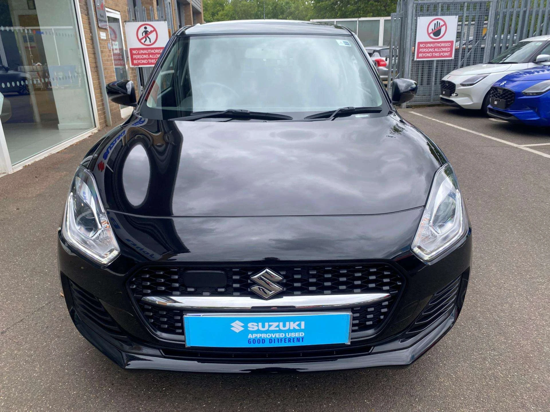 Vehicle image 4