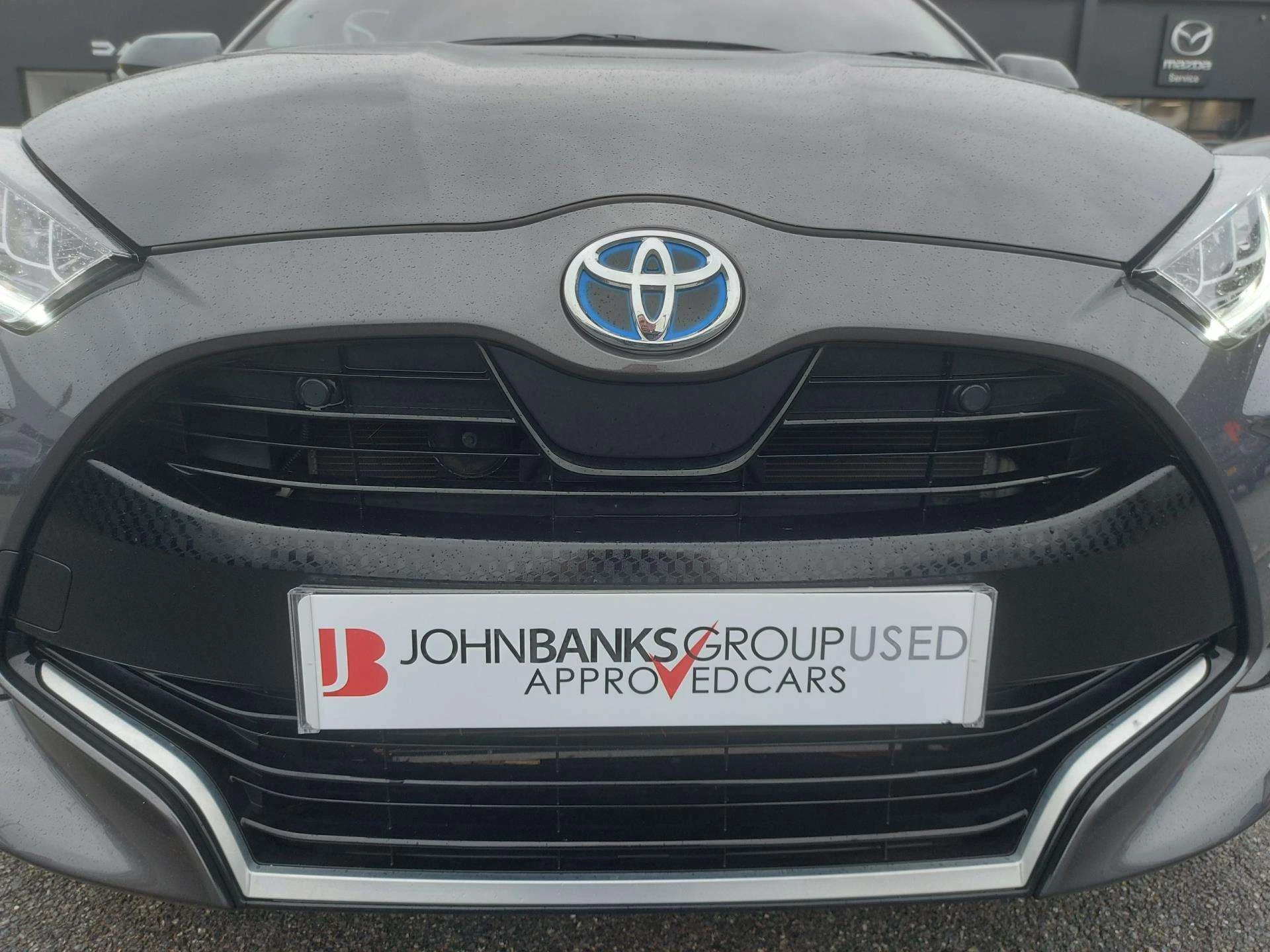 Vehicle image 6