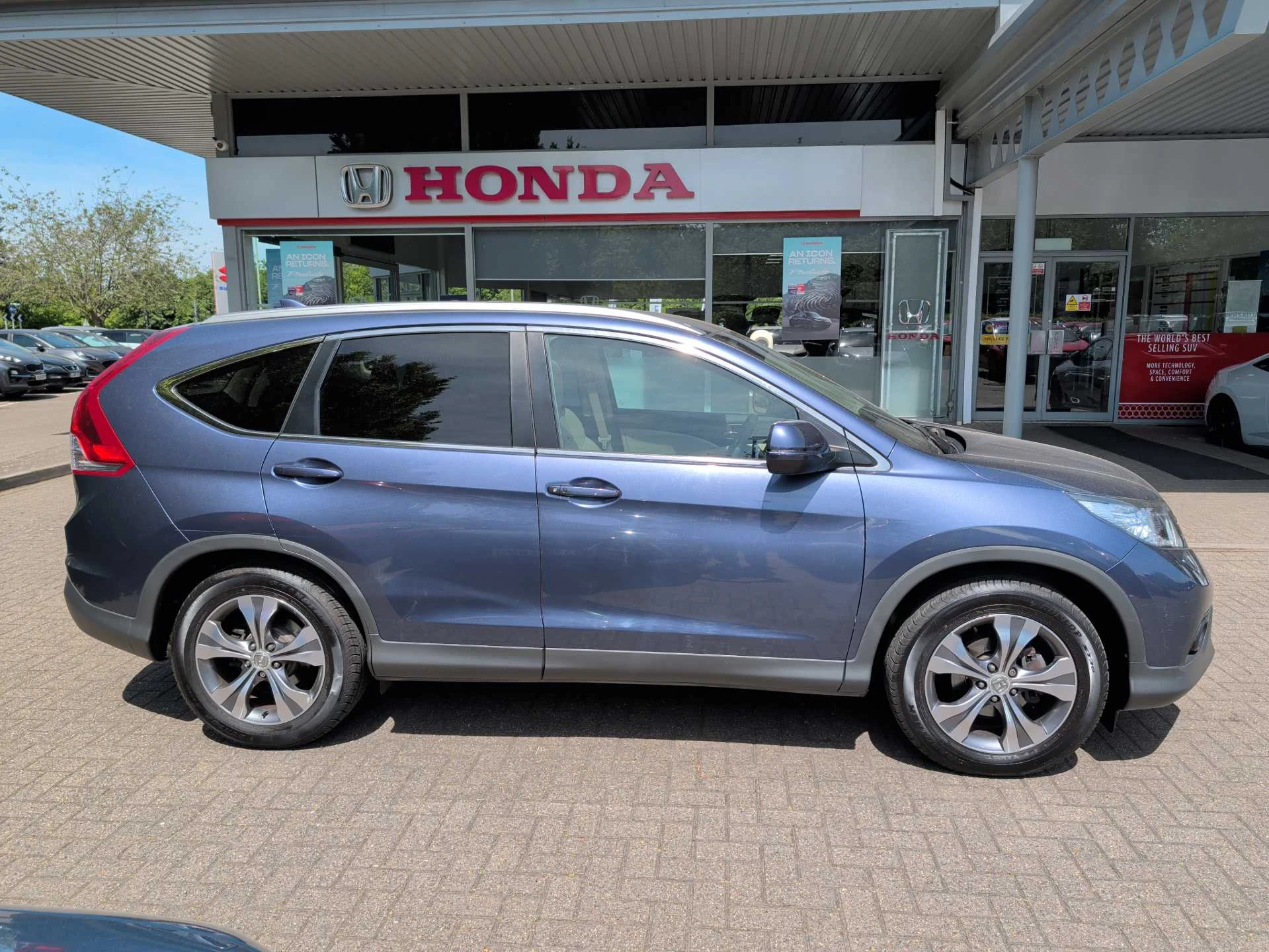 Vehicle image 5