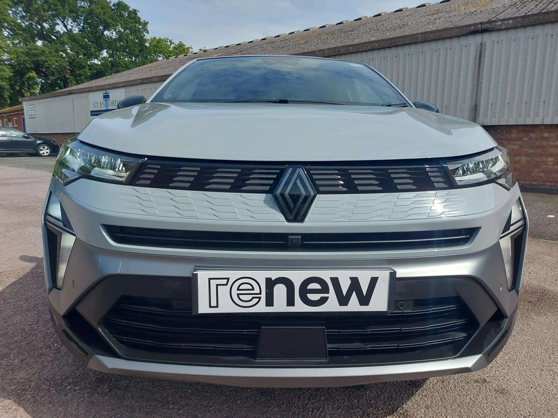 Vehicle image 6