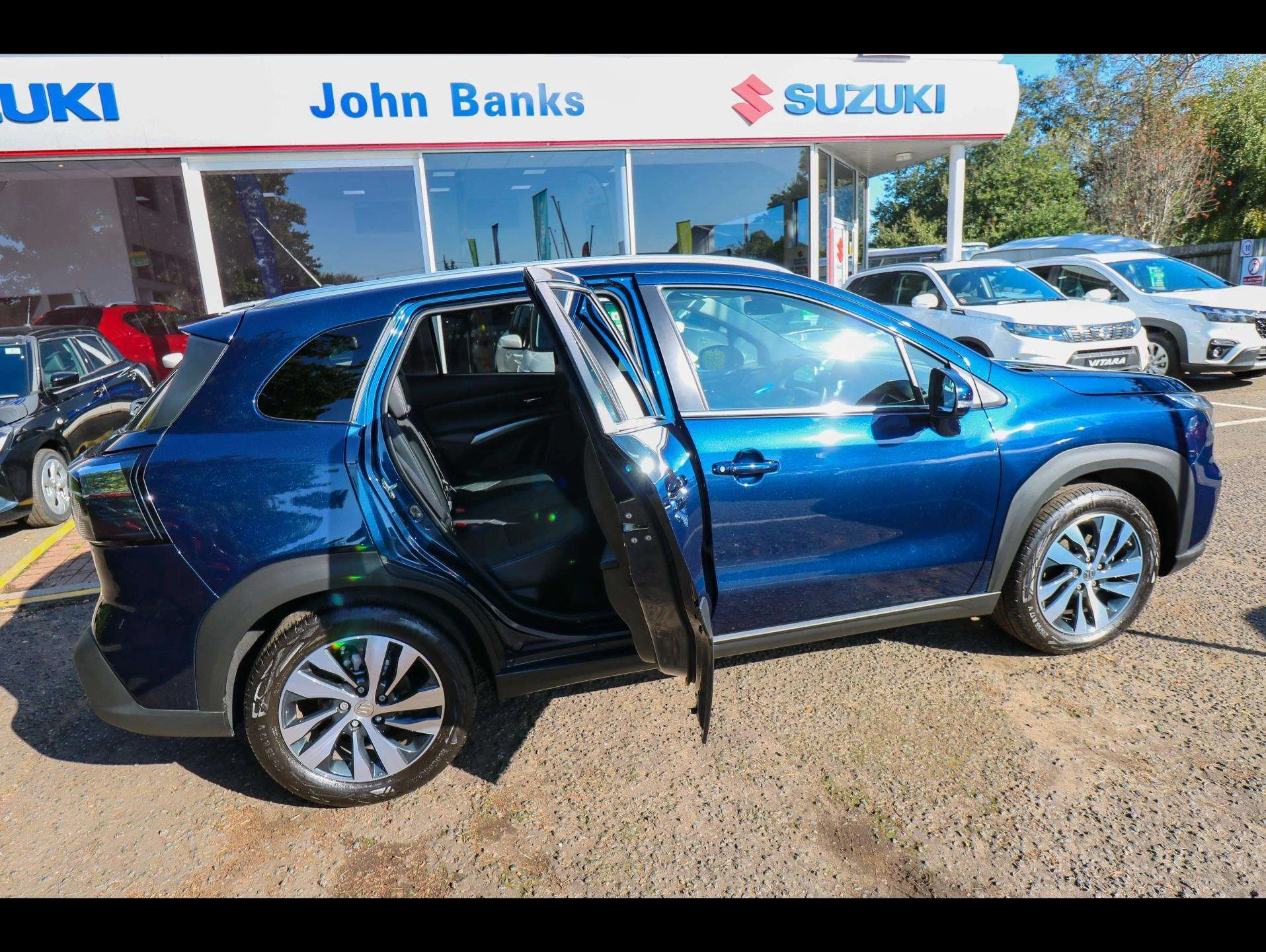 Vehicle image 3