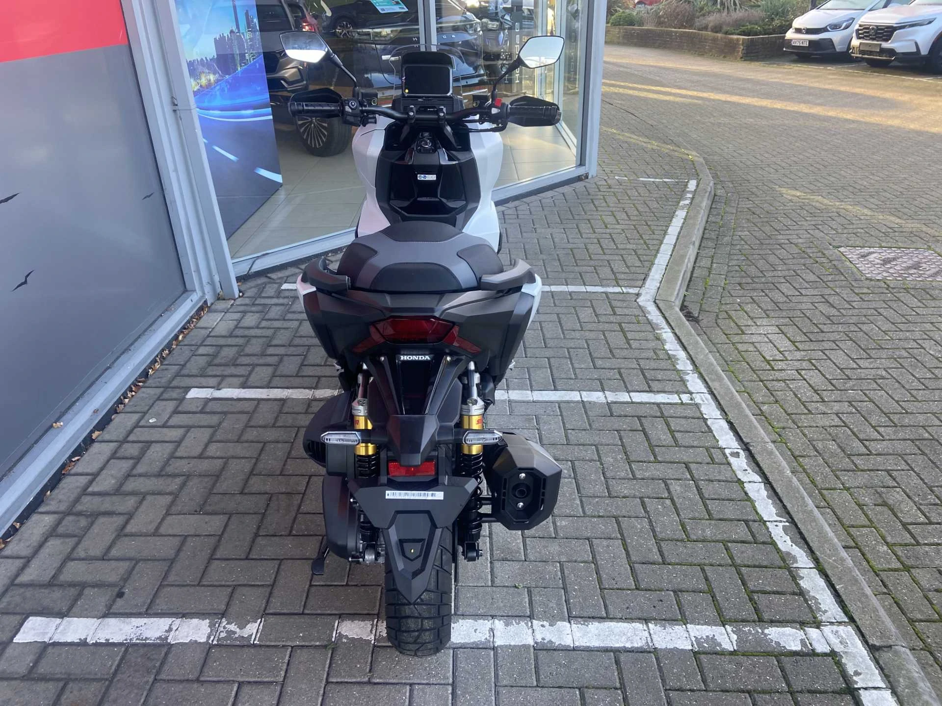 Vehicle image 5