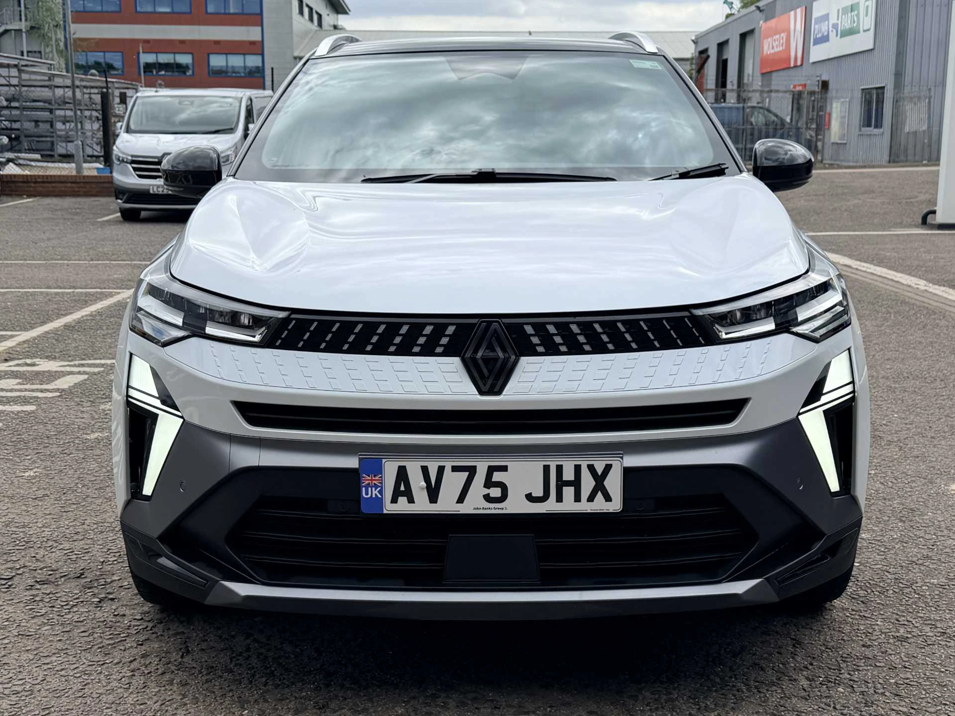 Vehicle image 6