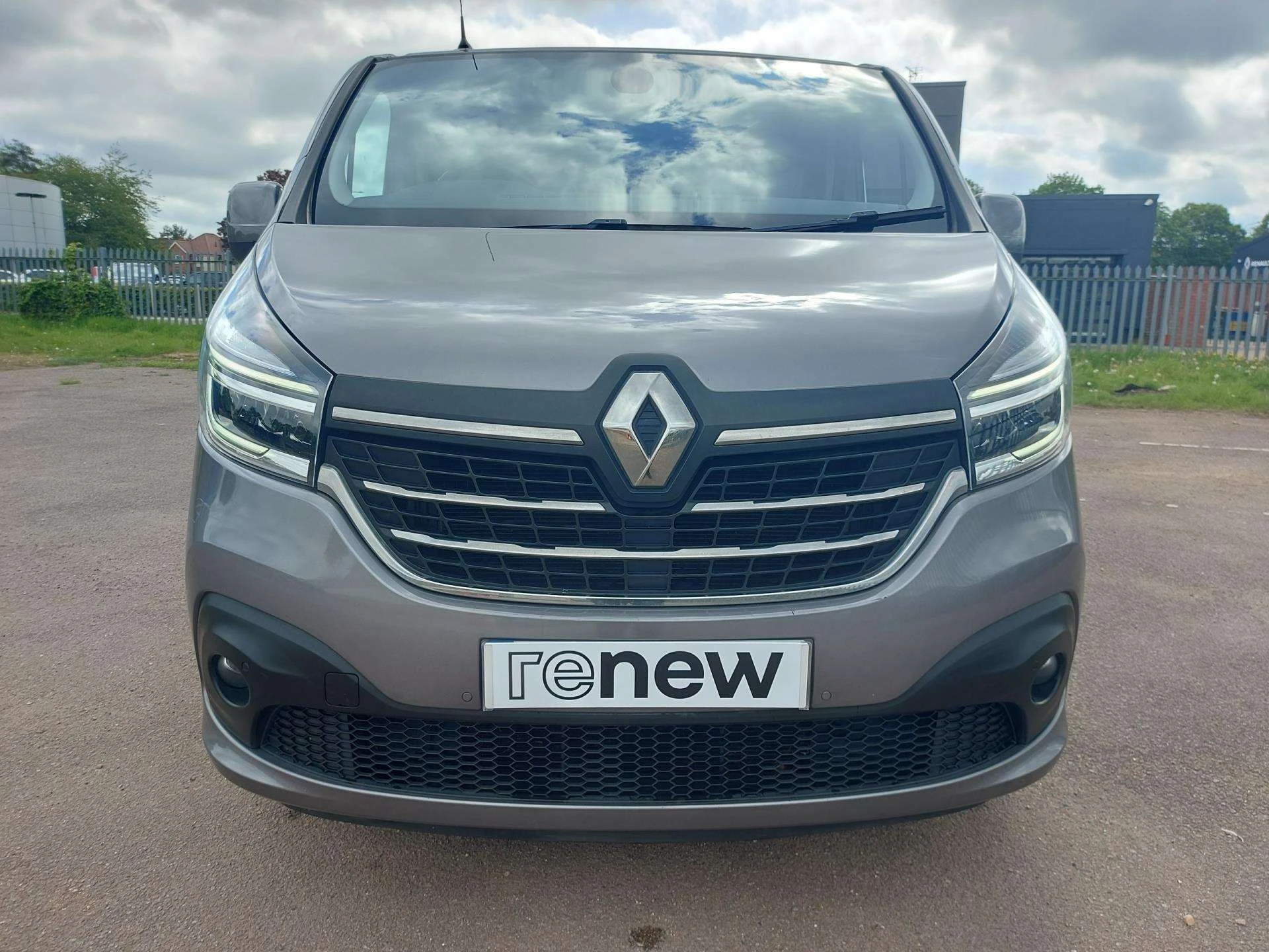 Vehicle image 6
