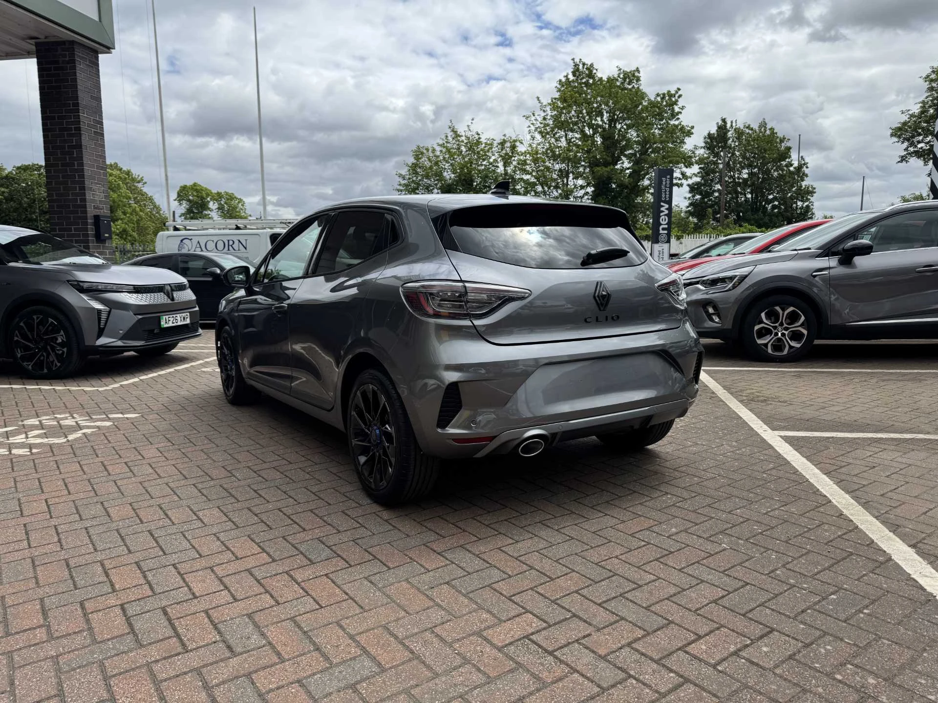 Vehicle image 3