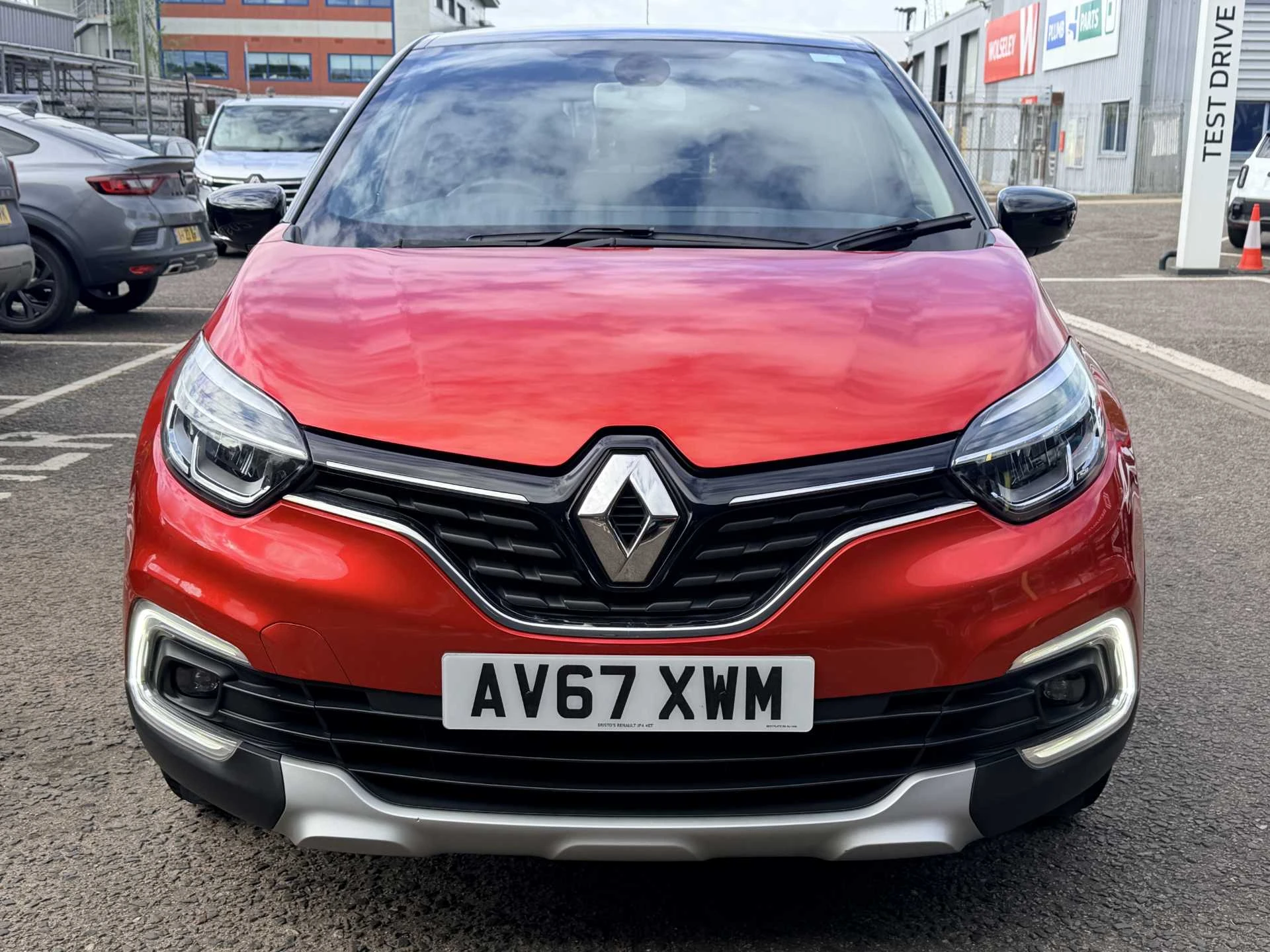 Vehicle image 6