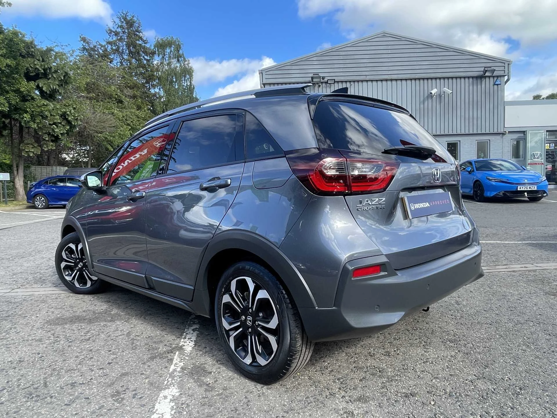 Vehicle image 3