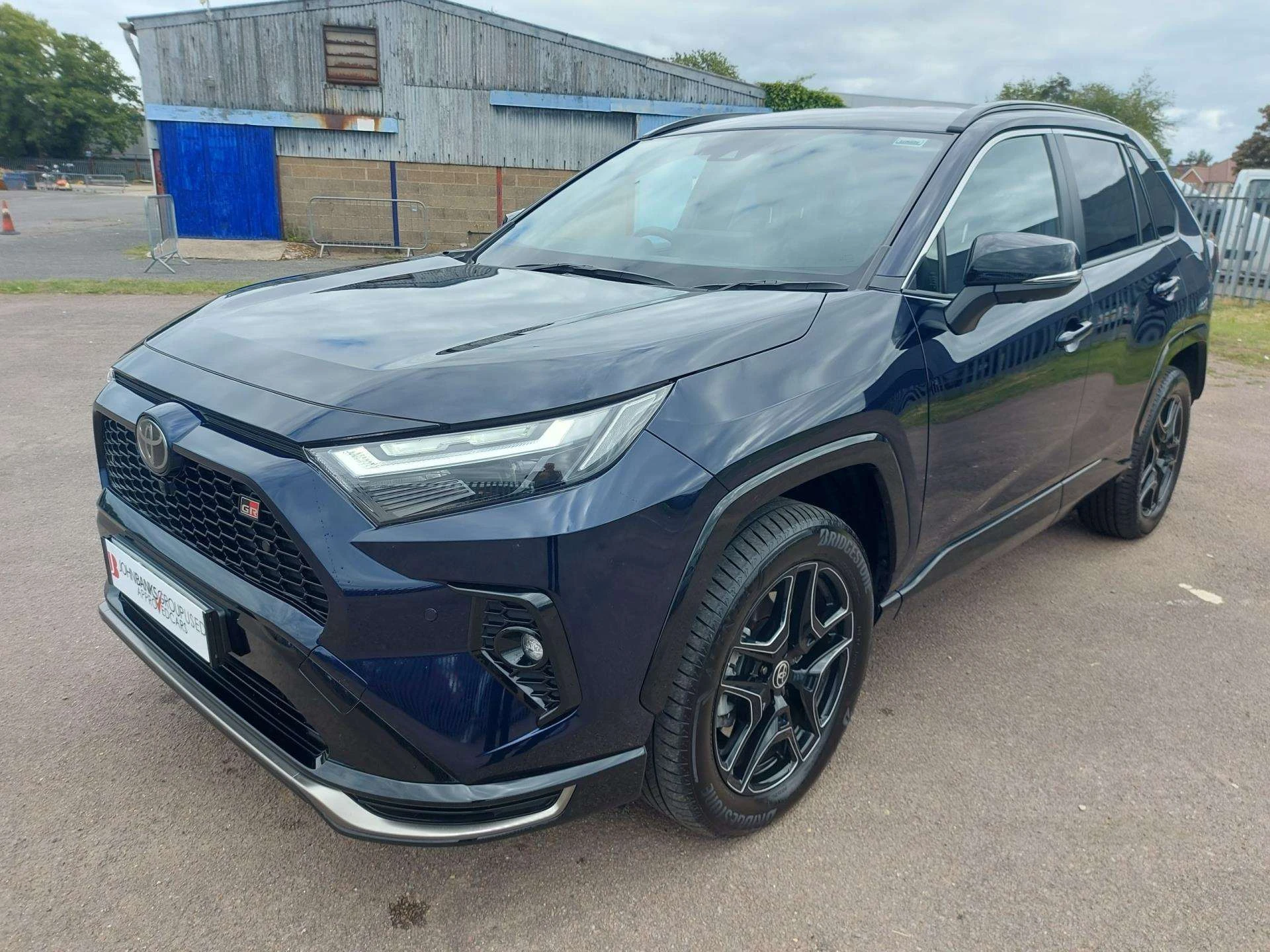 Vehicle image 4