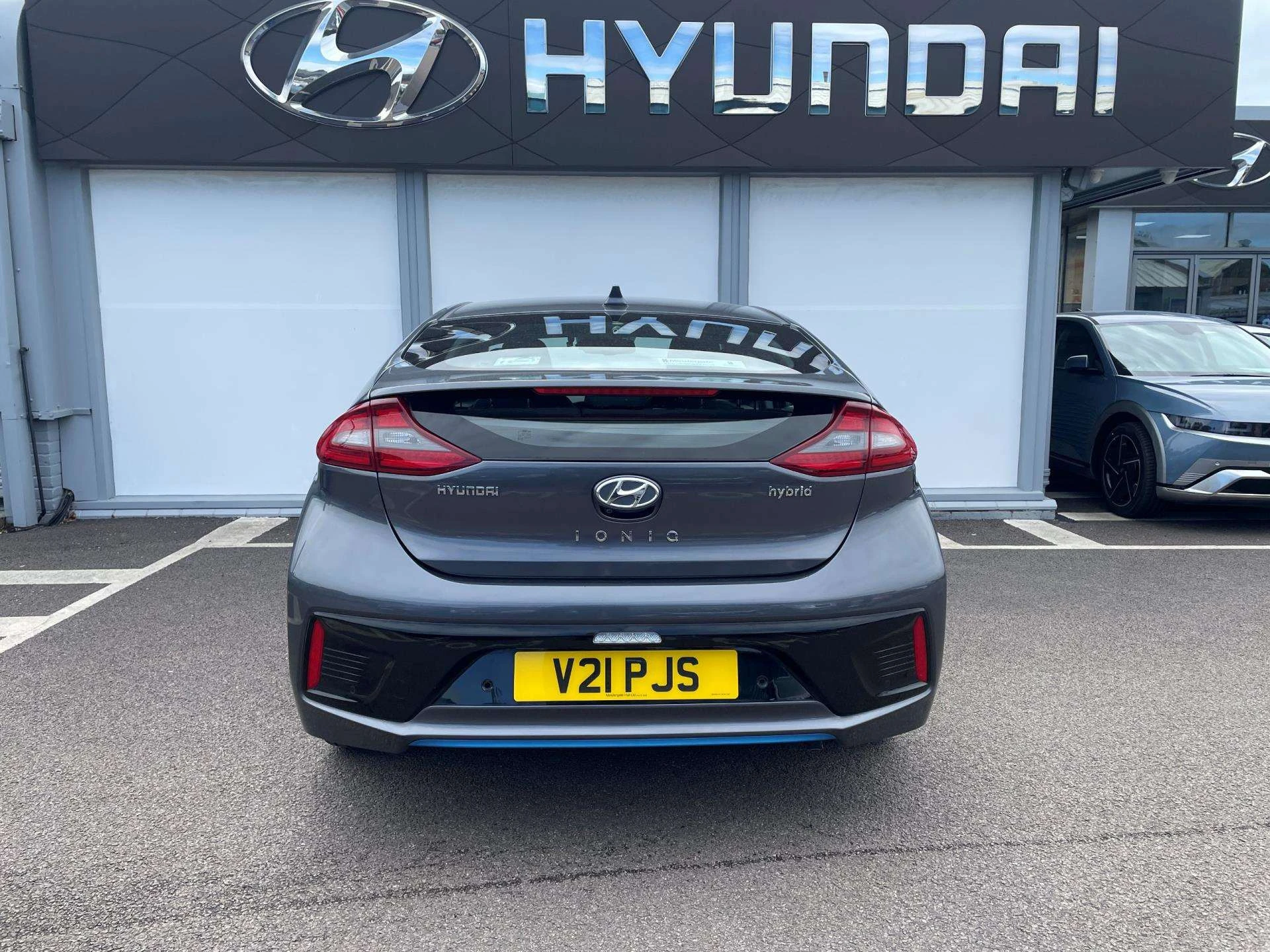 Vehicle image 7