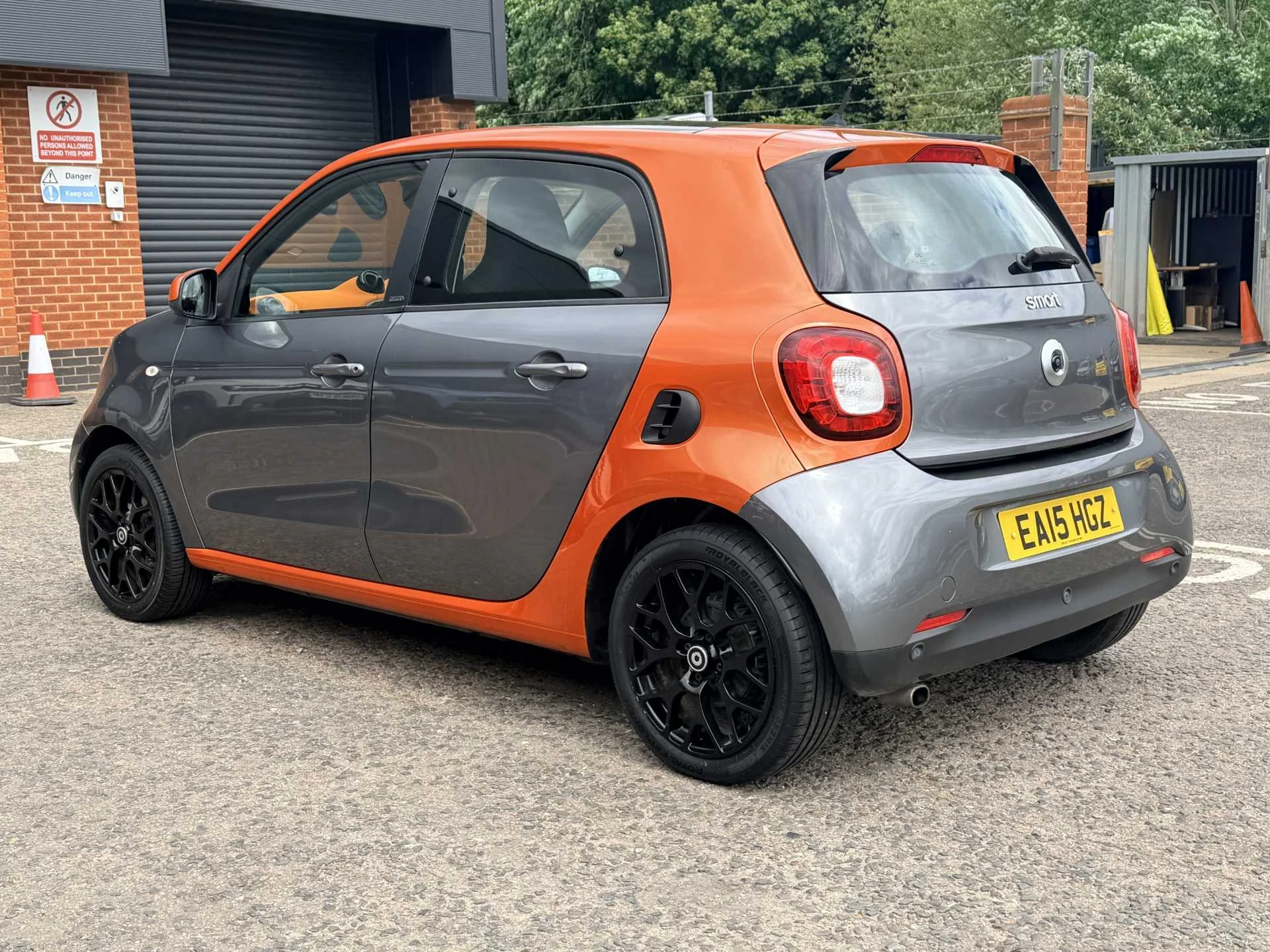 Vehicle image 3