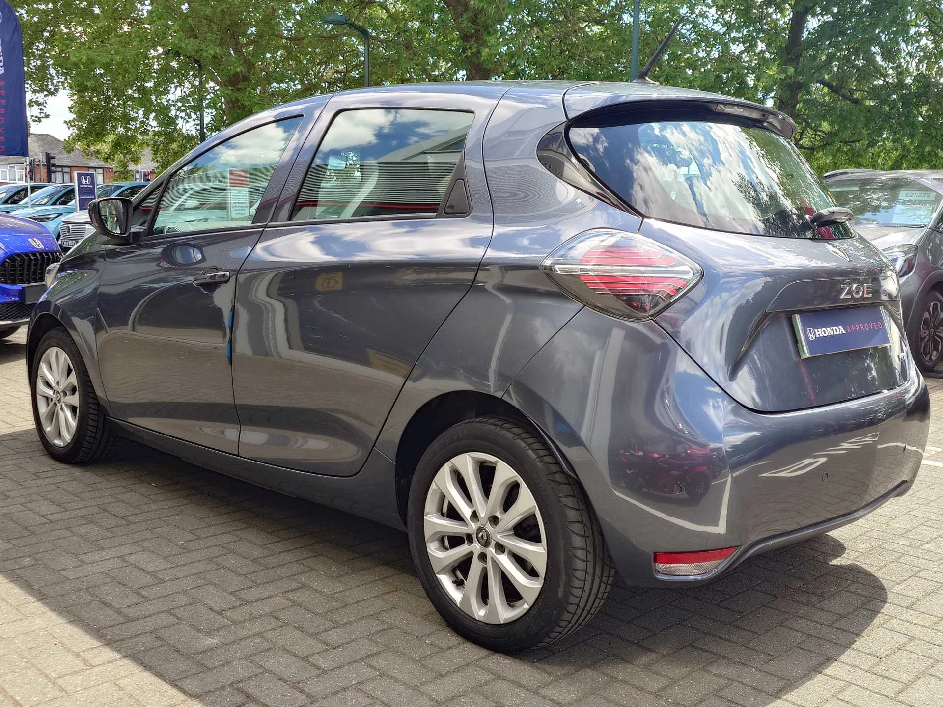 Vehicle image 3