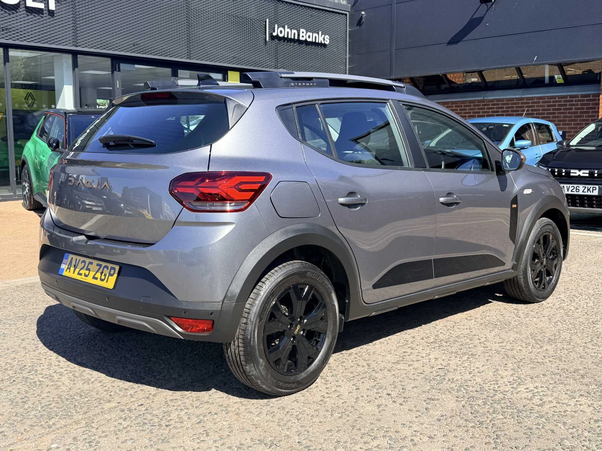 Vehicle image 4
