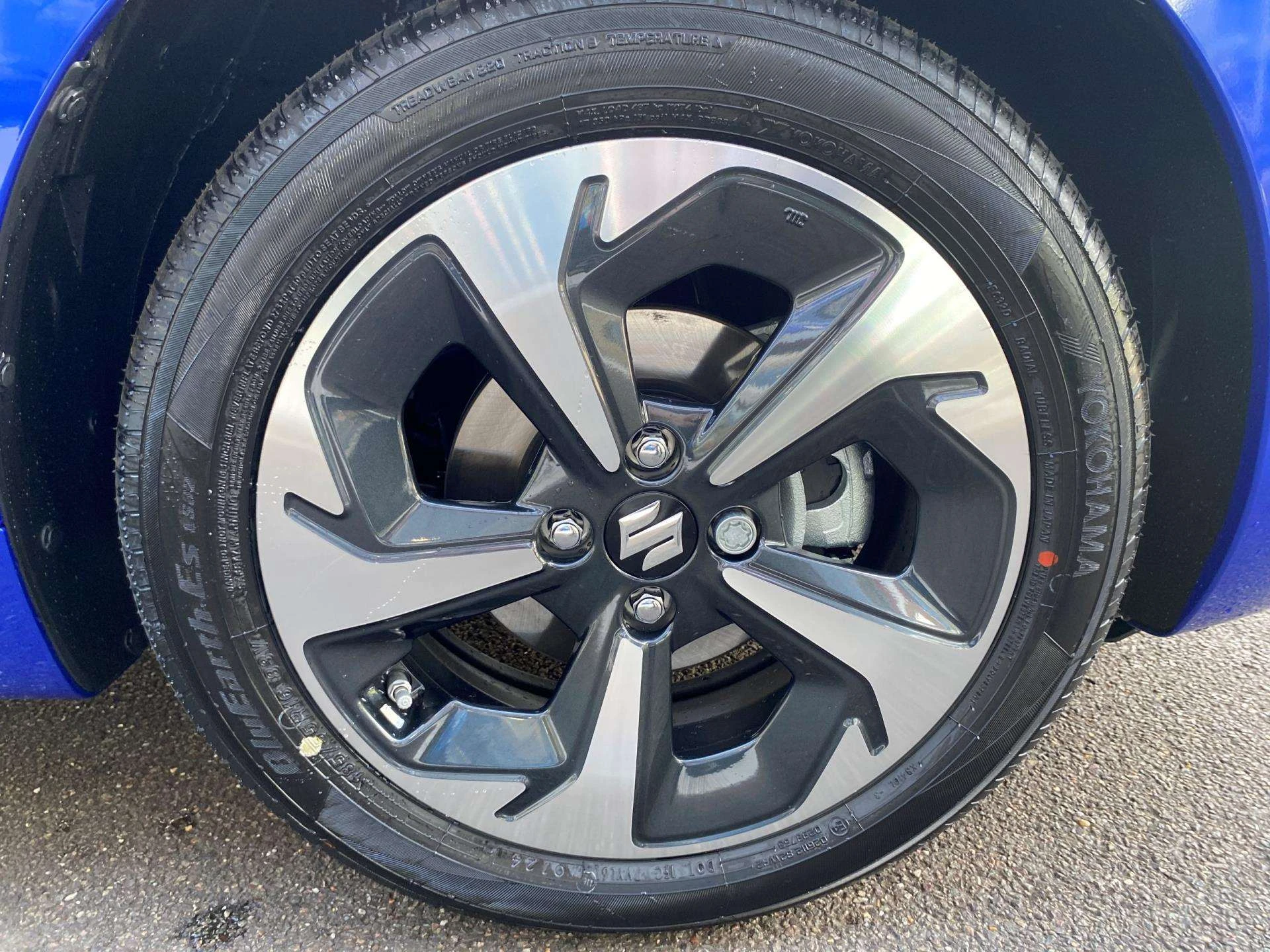 Vehicle image 6