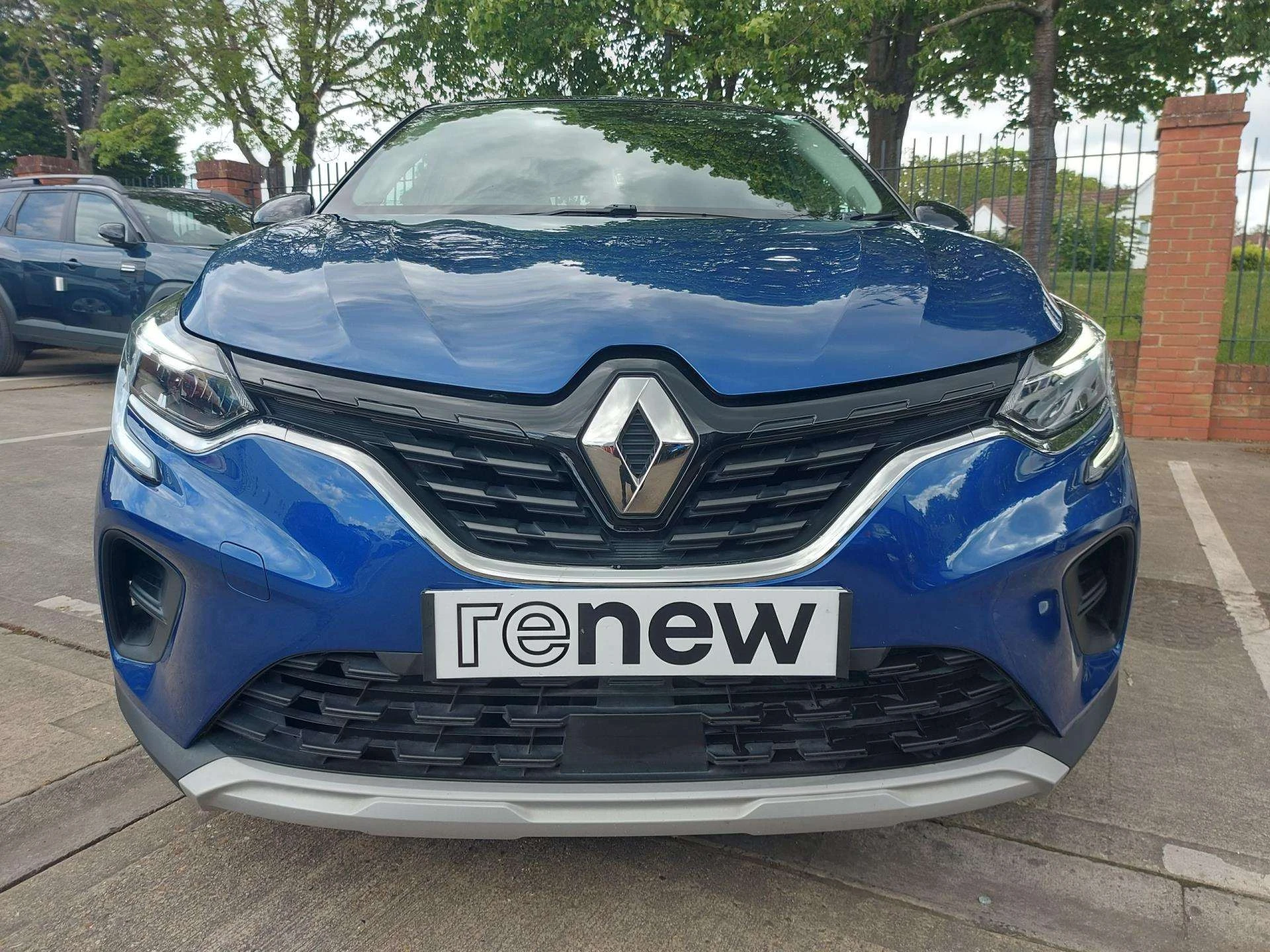 Vehicle image 6