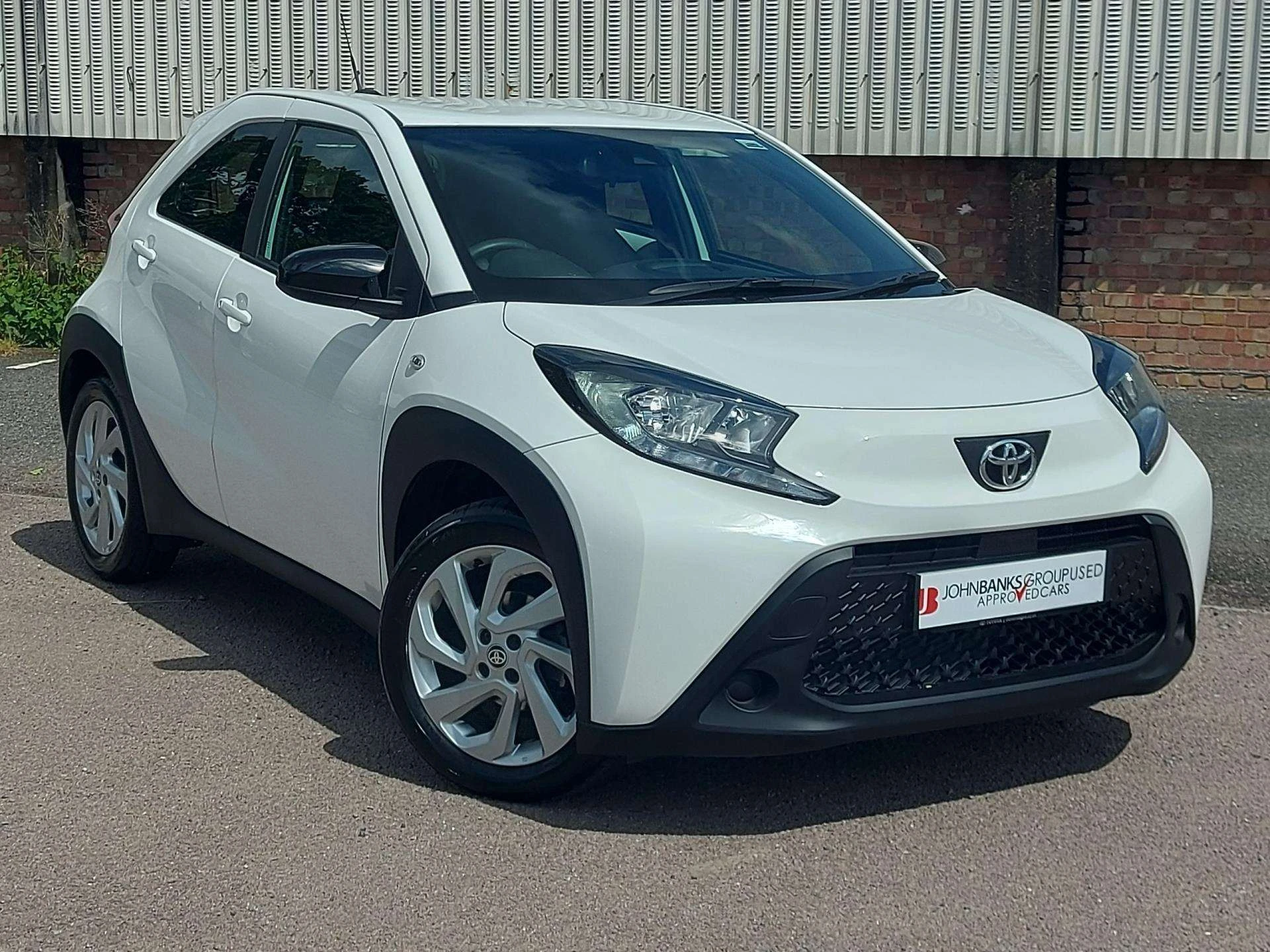 Vehicle image 4