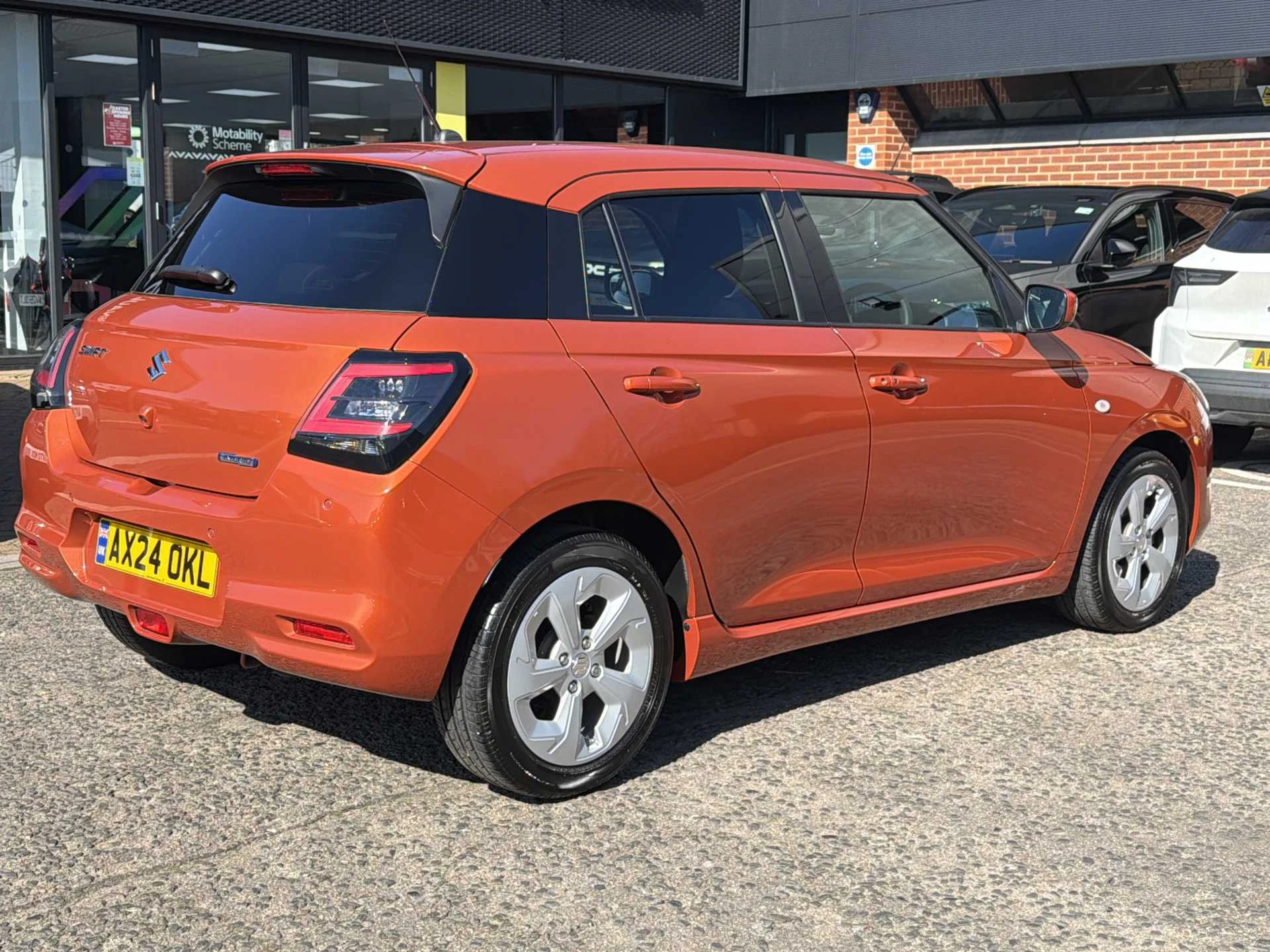 Vehicle image 4