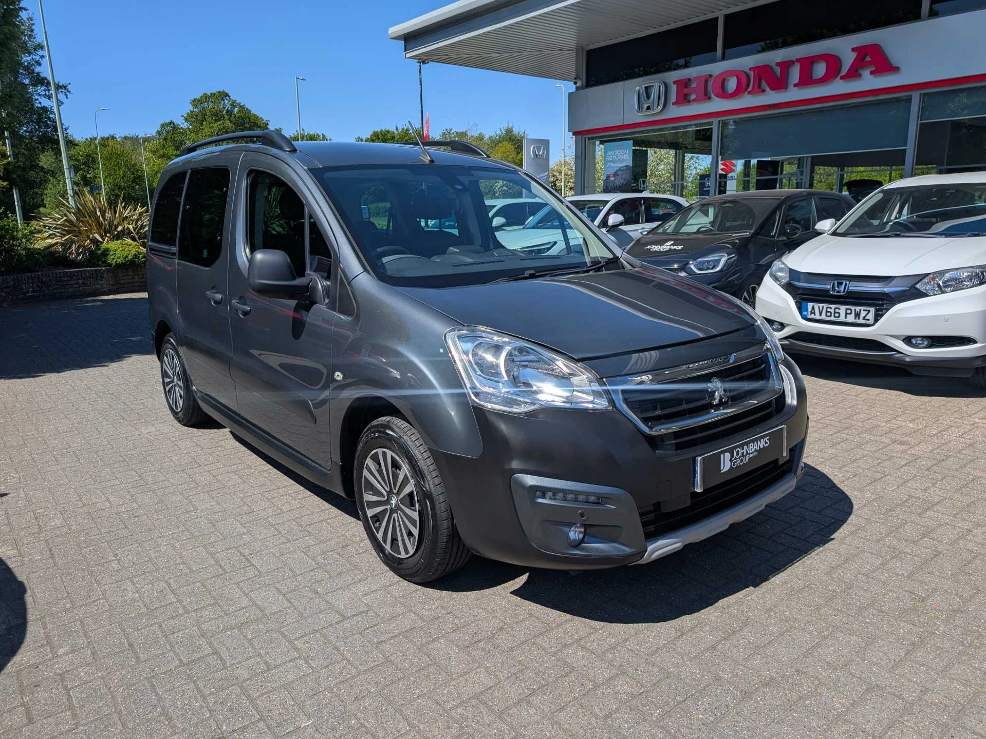 Vehicle image 1