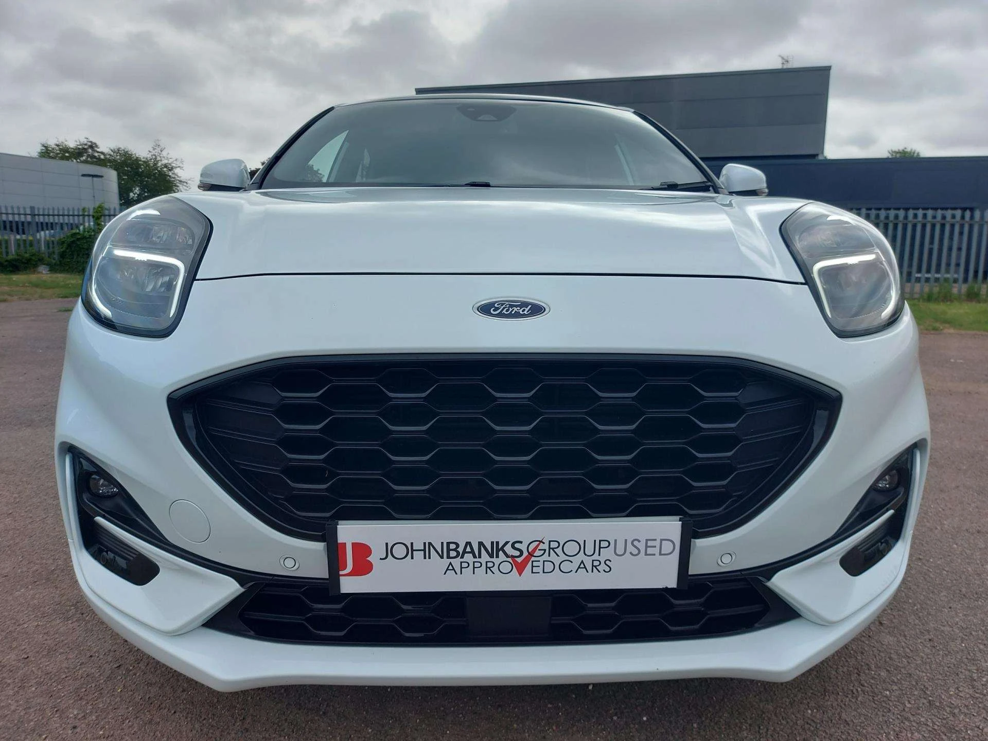 Vehicle image 6