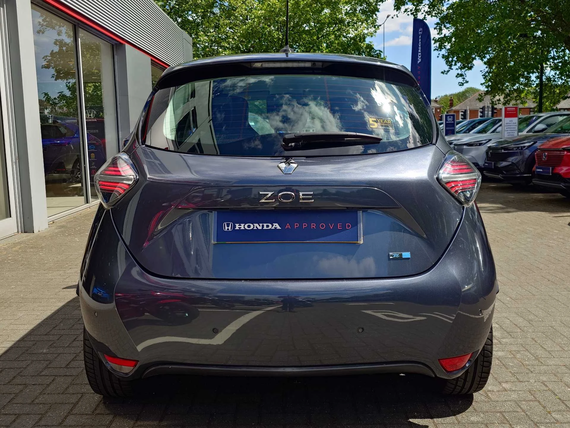 Vehicle image 7