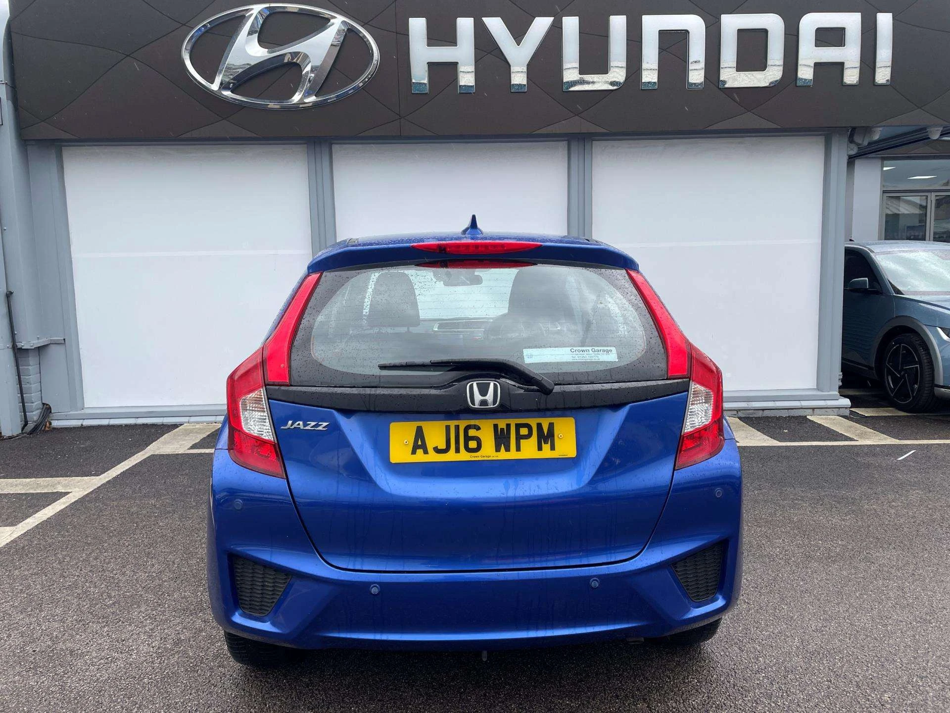 Vehicle image 7