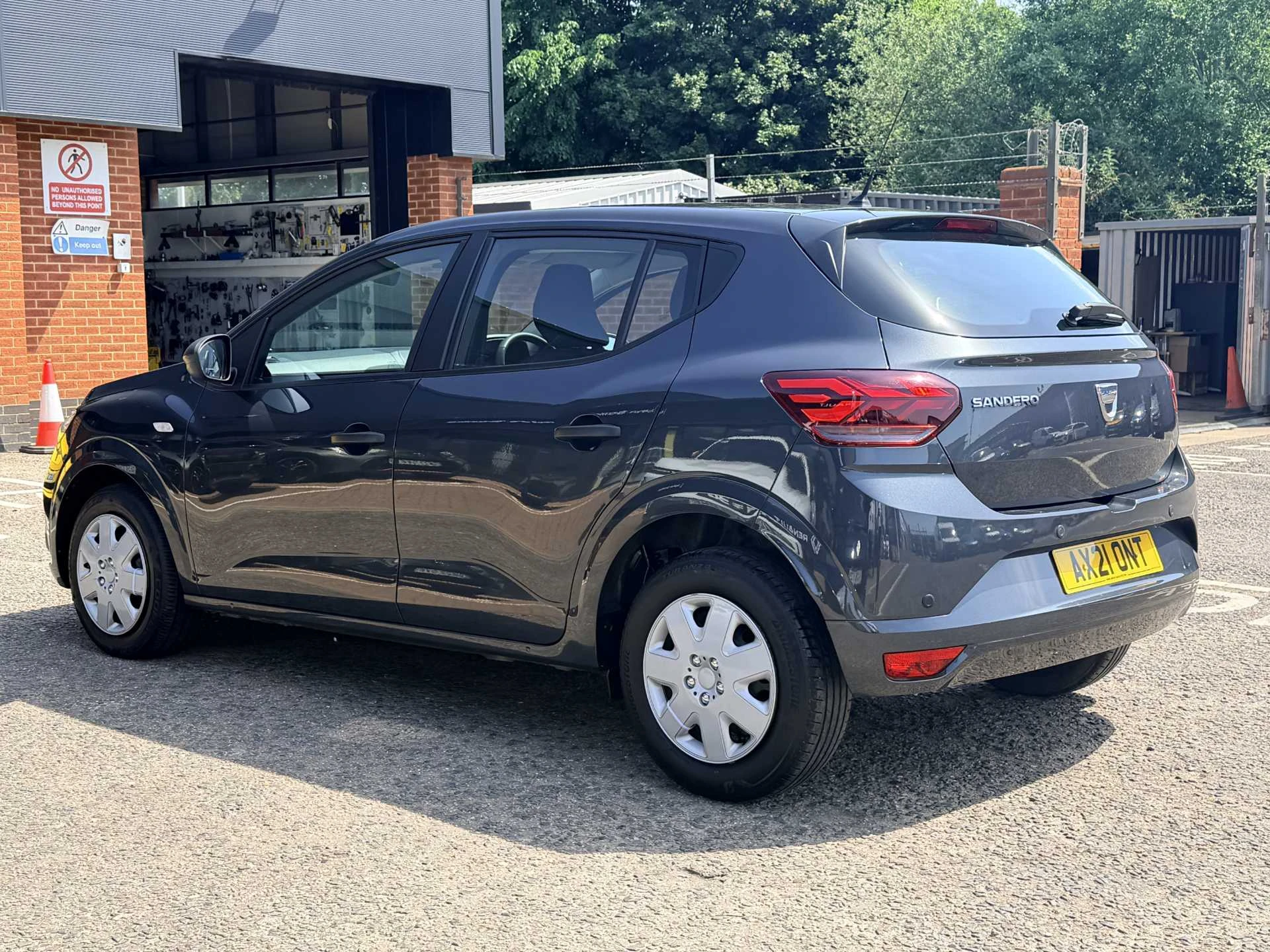 Vehicle image 3