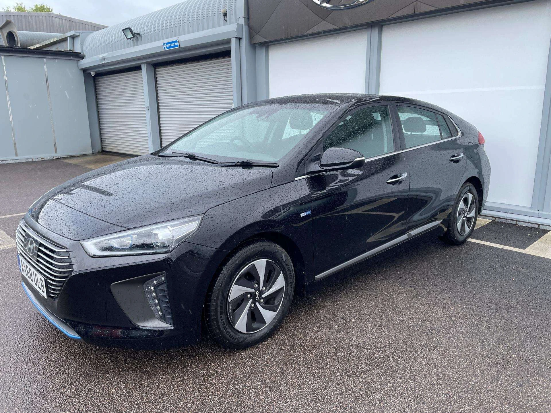 Vehicle image 6