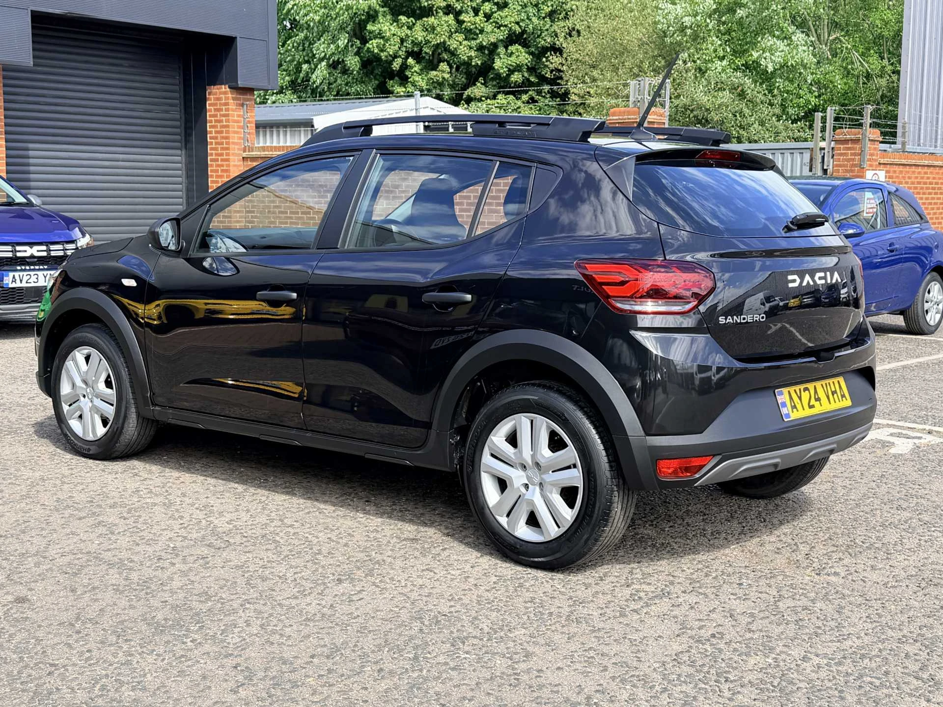 Vehicle image 3